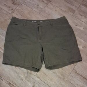 St. John's Bay Khaki Olive Green Women's Shorts Sz-18W